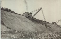 （撫順）撫順炭田露天掘　近代的採砂機「エキスカベータ」ノ剥土作業