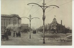 (大連)　大商店、会社、銀行、の櫛比せる大連山県通