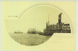 繋留される定期船