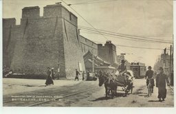 (奉天)　大都を偲ぶ堂々たる城壁の壮観