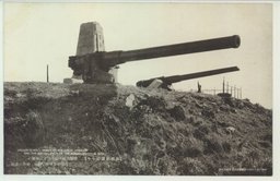 〔旅順戦跡めぐり〕　旅順開城の前日第十一師団の占領せる望台。砲は、砲台の遺砲