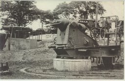 旅順戦利品陳列記念館露軍ノ使用セル各種砲