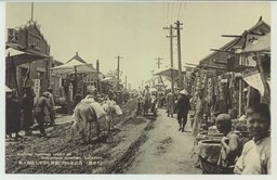 (大石橋)商店軒を列ね雑踏を呈する満洲人街