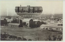 （撫順） 撫順尋常小学校ト校庭　　（撫順）撫順中学校　撫順高等女学校