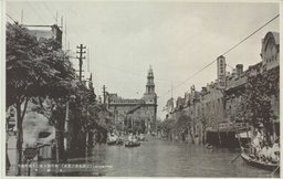 水の街と化した旭町通り